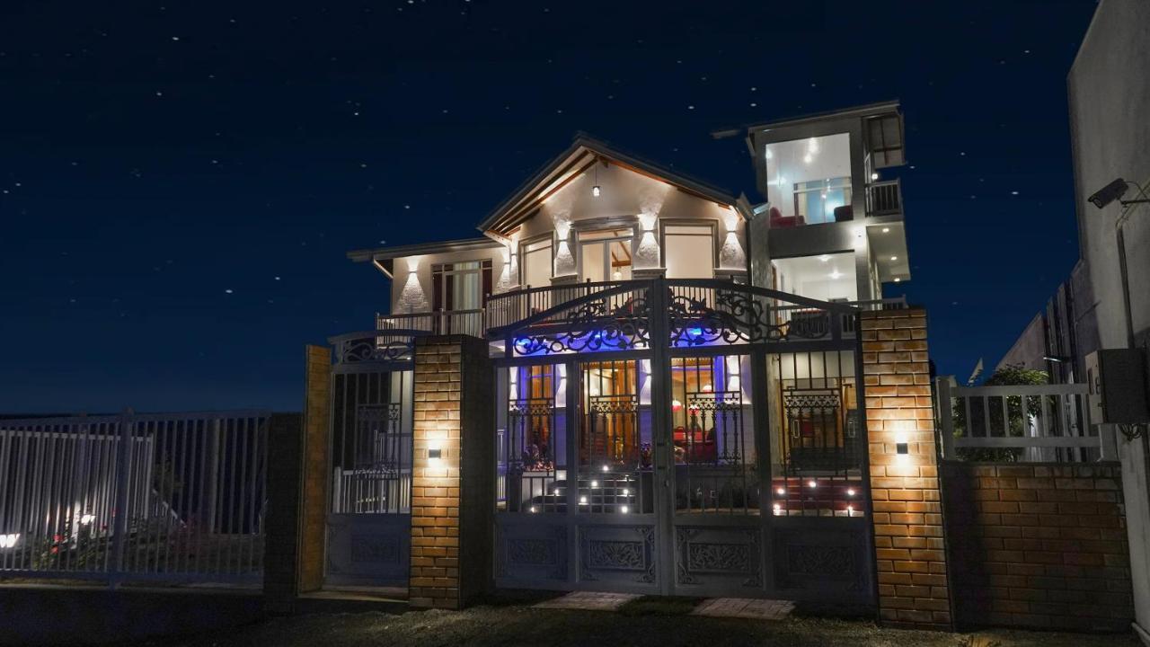 Twin Villa Red Нувара Елия Екстериор снимка