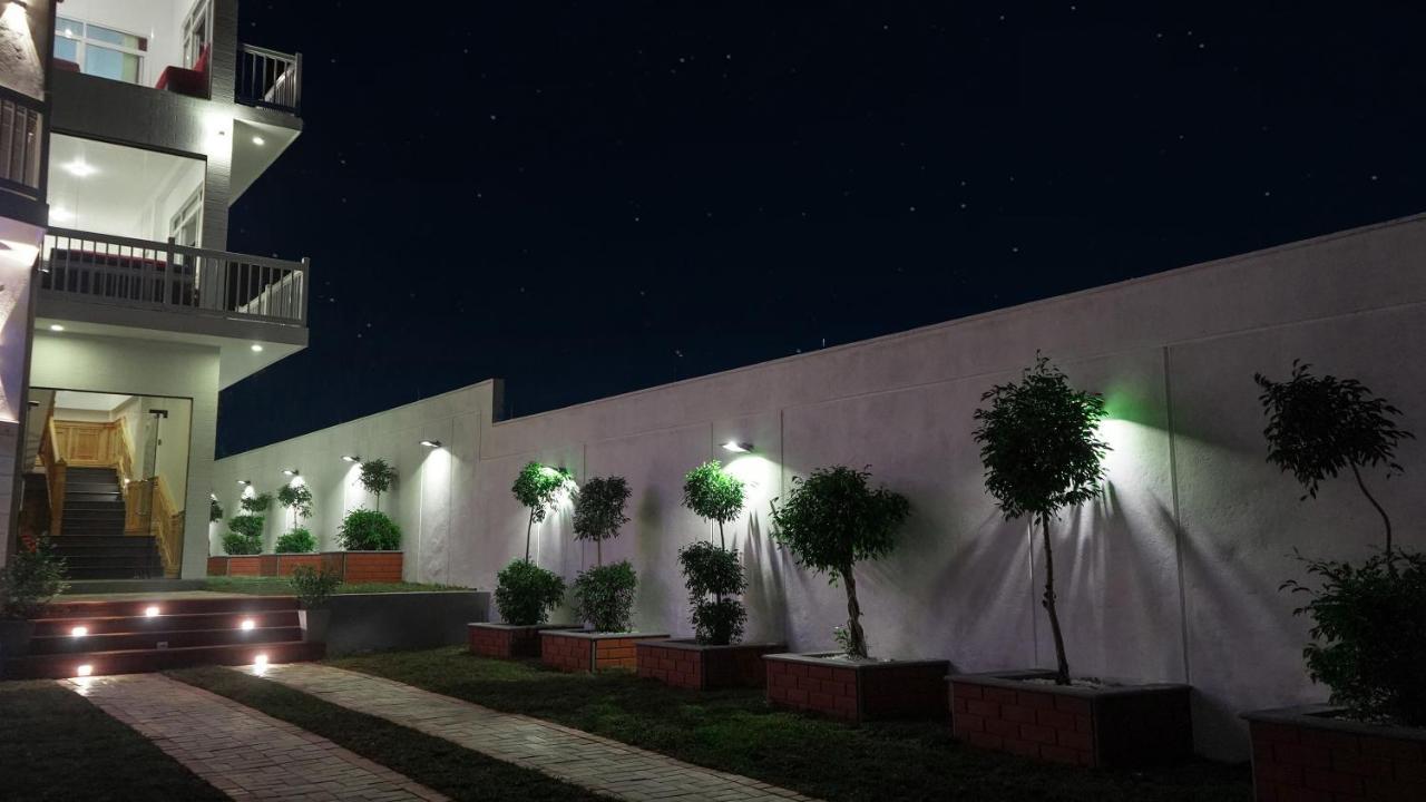 Twin Villa Red Нувара Елия Екстериор снимка